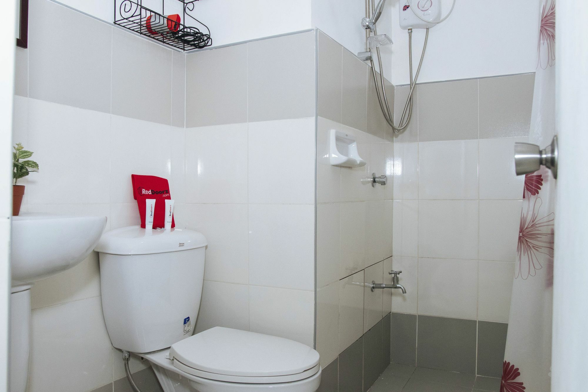 Reddoorz Plus @ Buendia Ave Makati Makati City Extérieur photo